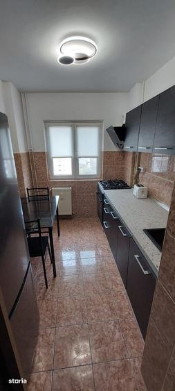 Apartament cu 2 camere, mobilat în Republicii