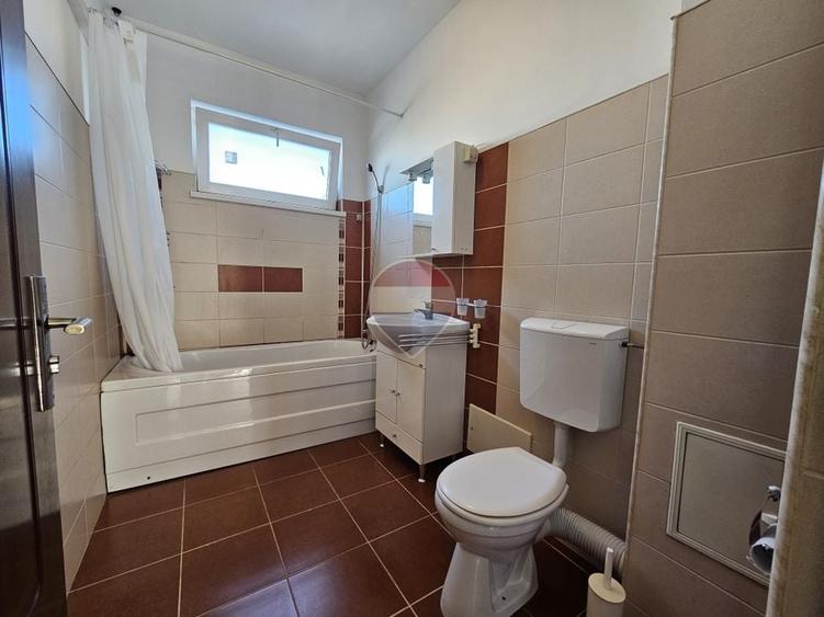 Apartament cu 2 camere decomandat, mobilat în Bună Ziua