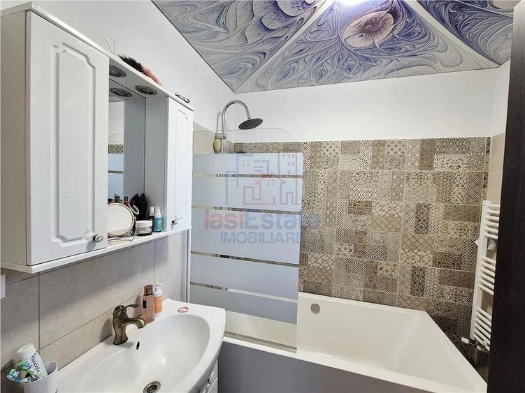 Casă cu Teren 935 Mp în Aroneanu