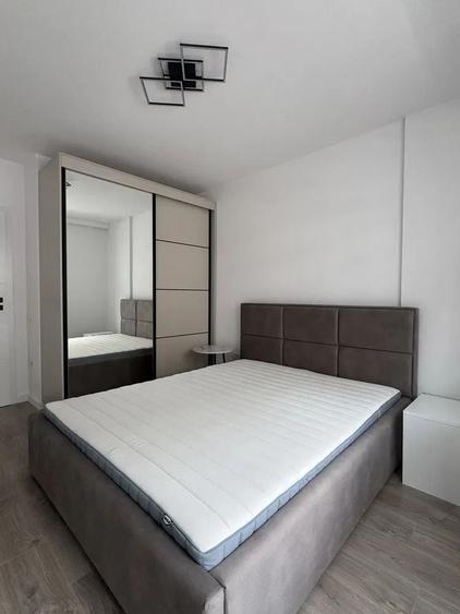 Apartament cu 2 camere decomandat, mobilat în Est