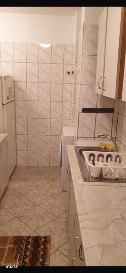 Apartament cu 3 camere decomandat în Tineretului