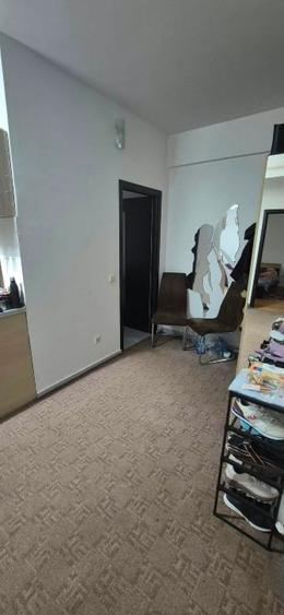 Apartament cu 2 camere, mobilat în Baza 3