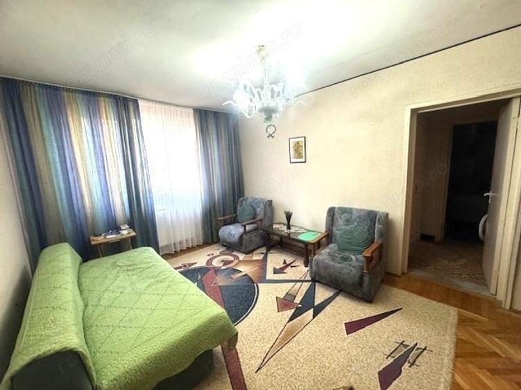 Apartament cu 3 camere semidecomandat în Central