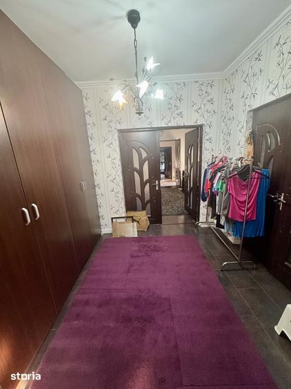 Casă cu 5 camere cu Teren 350 Mp în Central