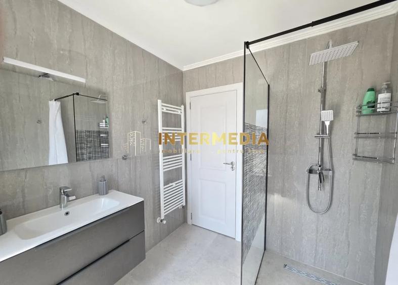 Apartament cu 3 camere decomandat, mobilat în Central
