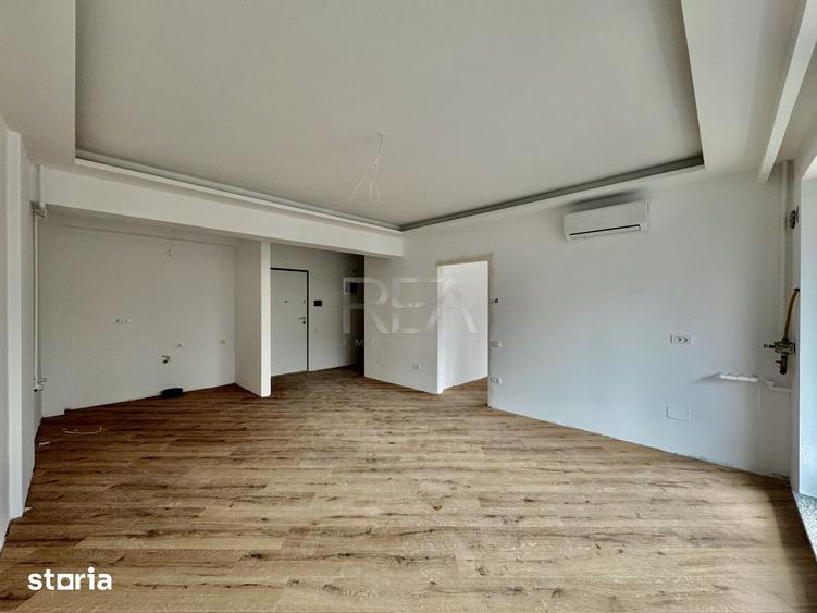 Apartament cu 3 camere semidecomandat în Iancului