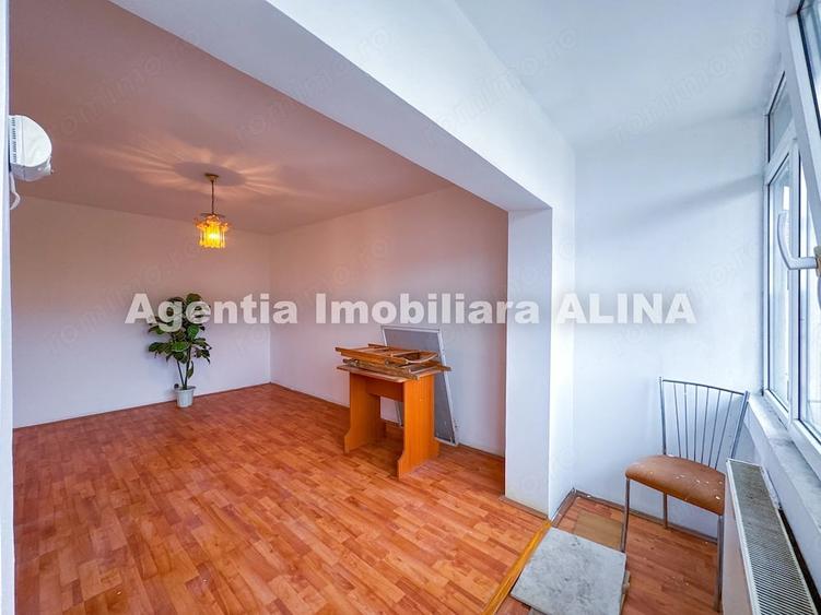 Garsonieră decomandată în Central