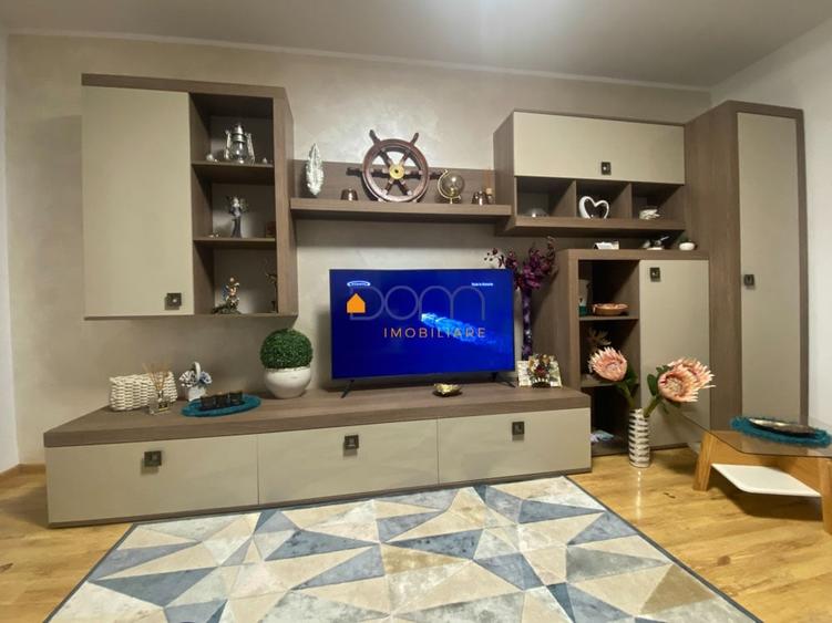 Apartament cu 2 camere semidecomandat, mobilat în Central
