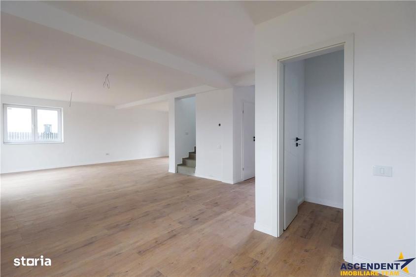 Casă cu 4 camere cu Teren 525 Mp în Sânpetru
