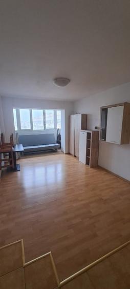 Apartament cu 3 camere semidecomandat, mobilat în Obor