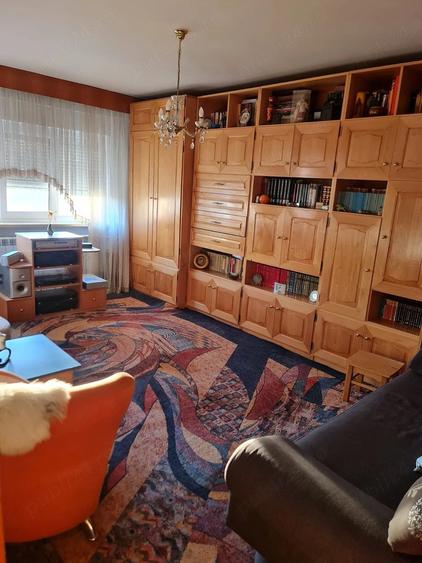 Apartament cu 2 camere decomandat în Vest