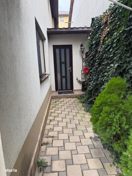 Casă cu 4 camere cu Teren 225 Mp în Central