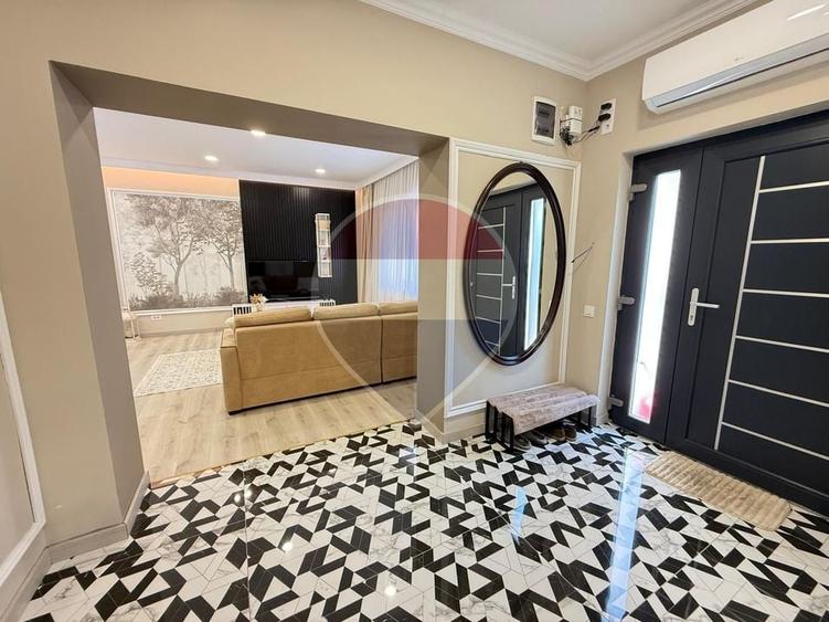 Casă individuală cu 3 camere cu Teren 550 Mp în Central