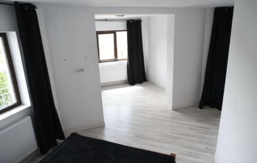 Casă cu 4 camere în Lumina