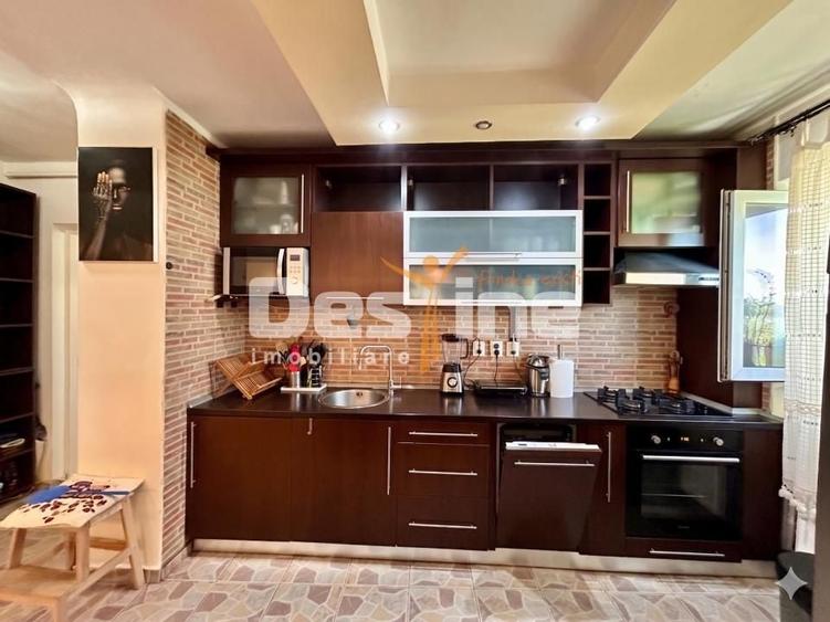 Apartament cu 3 camere semidecomandat, mobilat în B-dul București