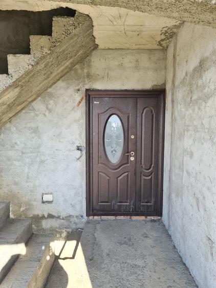 Casă cu 6 camere cu Canalizare în Adjud
