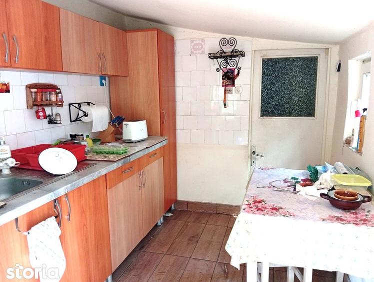 Casă cu 3 camere cu Teren 370 Mp în Funcționarilor