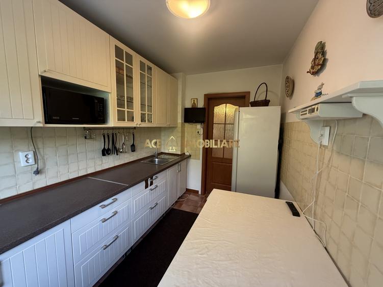 Apartament cu 3 camere decomandat, mobilat în P-ța Reșița
