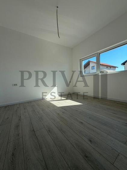 Duplex cu 4 camere cu Canalizare în Giarmata