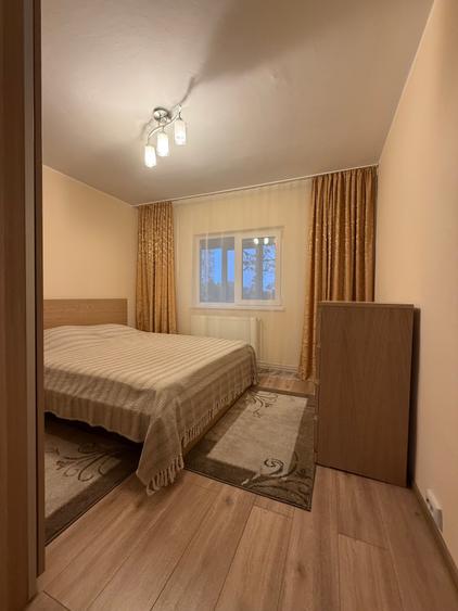 Apartament cu 2 camere decomandat în Trocadero