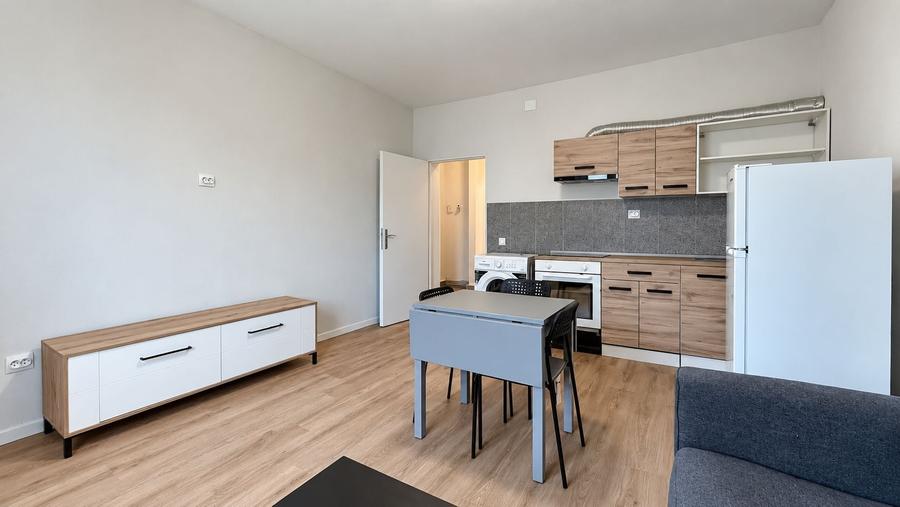 Apartament cu 2 camere decomandat, mobilat în Girocului