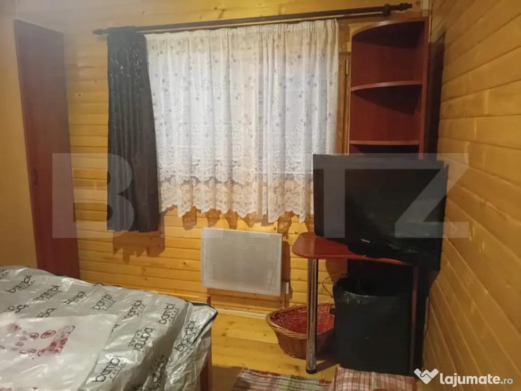 Casă cu 3 camere cu Teren 740 Mp în Central