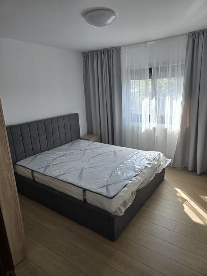 Apartament cu 3 camere semidecomandat în Sud