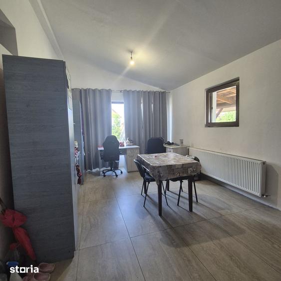 Casă cu 5 camere cu Teren 500 Mp în Frumușeni