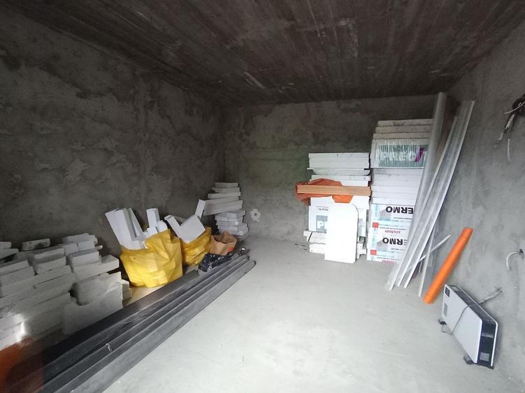 Casă individuală cu 5 camere cu Canalizare în Mailat
