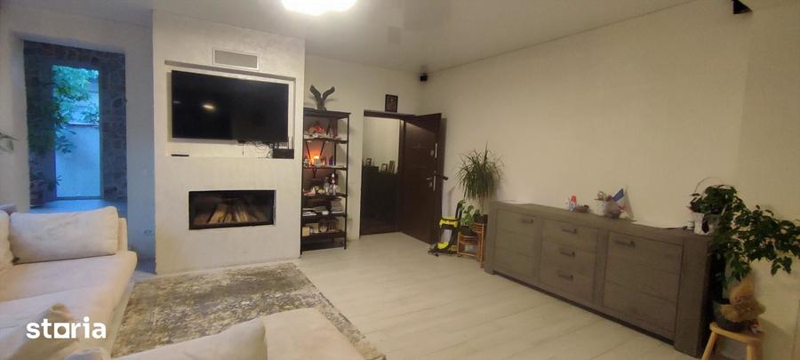 Casă cu 5 camere cu Teren 124 Mp în Grivița