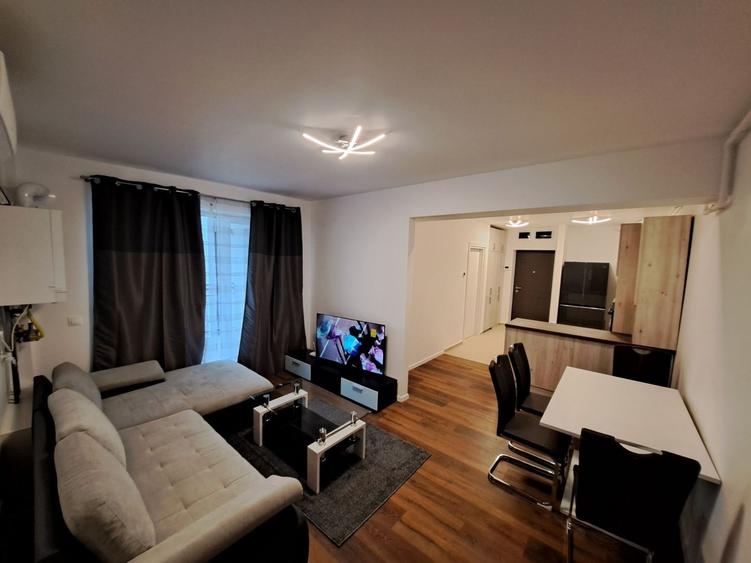 Apartament cu 3 camere semidecomandat, mobilat în Lipovei