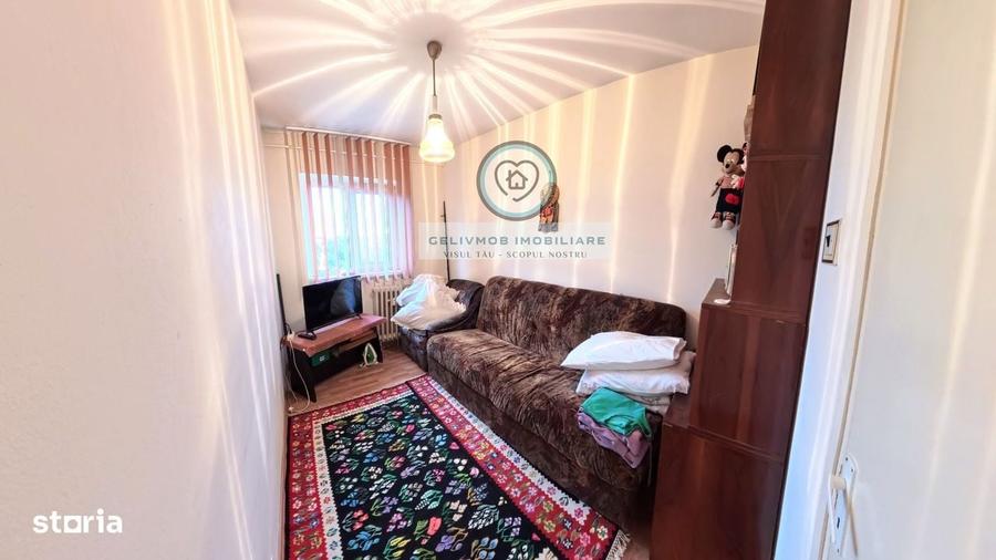 Apartament cu 3 camere decomandat în Malu Roșu