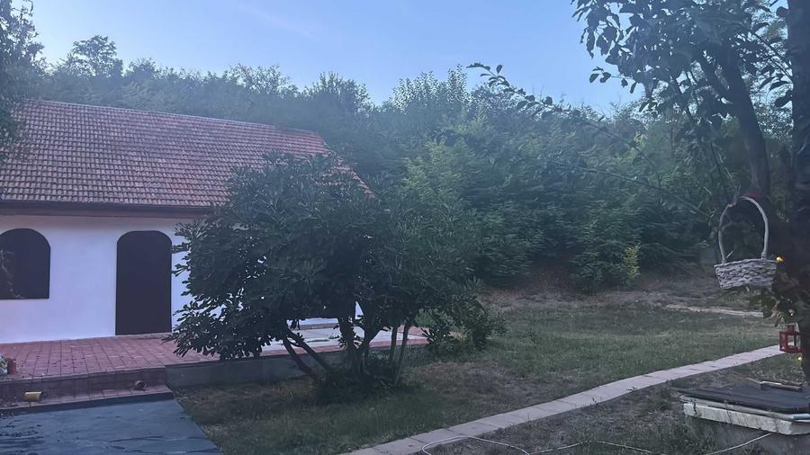Casă cu 4 camere în Bistrița