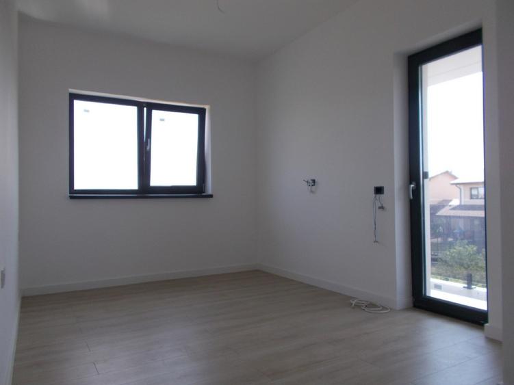 Casă cu 4 camere cu Teren 250 Mp în Săcălaz