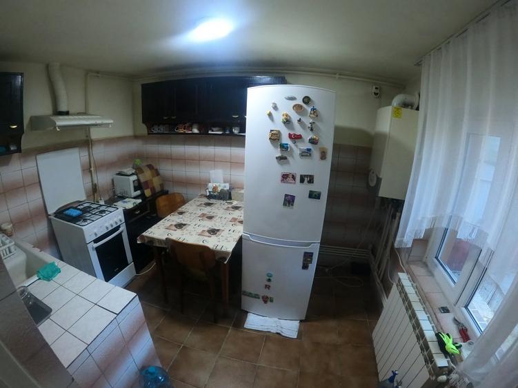 Casă individuală cu 6 camere cu Canalizare în Semicentral