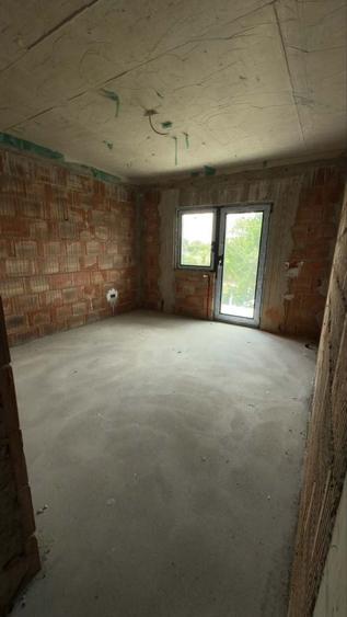 Apartament cu 2 camere decomandat în Valea Adâncă