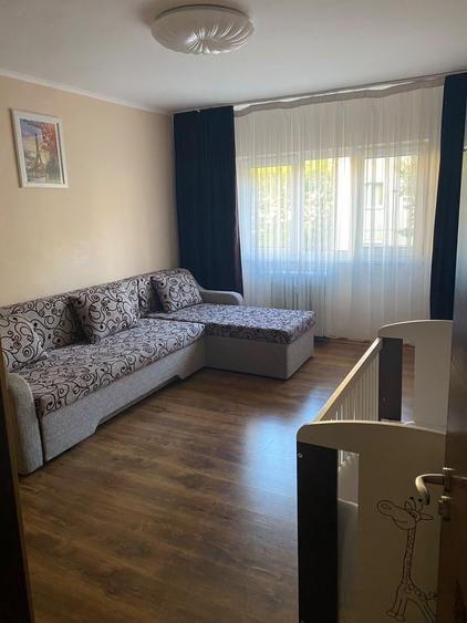 Garsonieră decomandată în Rogerius