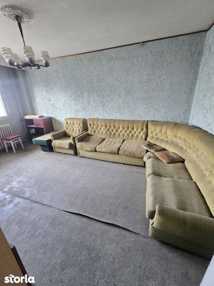 Apartament cu 3 camere decomandat în Mioriței