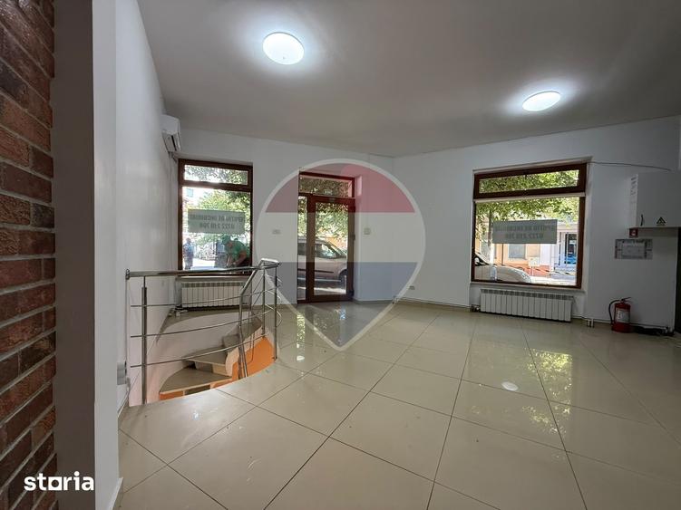 Spațiu comercial, de 74 mp, în Central