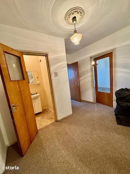 Apartament cu 4 camere în Colentina