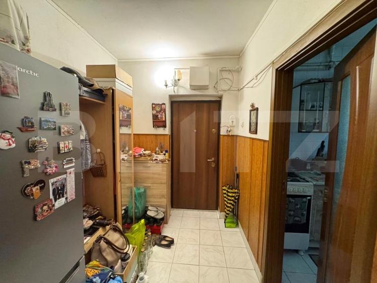Apartament cu 3 camere semidecomandat în Calea Severinului