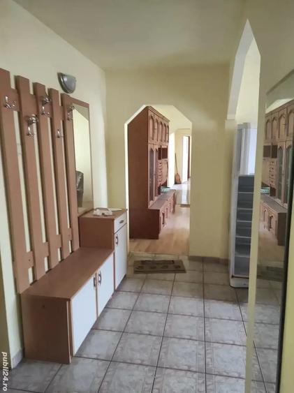 Apartament cu 4 camere semidecomandat în Central