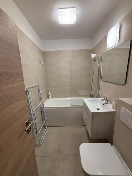 Apartament cu 2 camere semidecomandat, mobilat în Armeneasca