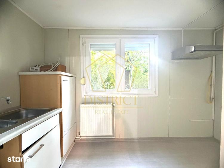 Apartament cu 3 camere, mobilat în Est