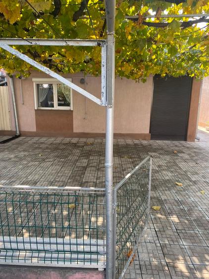Casa 4 camere - Ovidiu - 130.000 euro negociabil (cod E11+E12) - 5