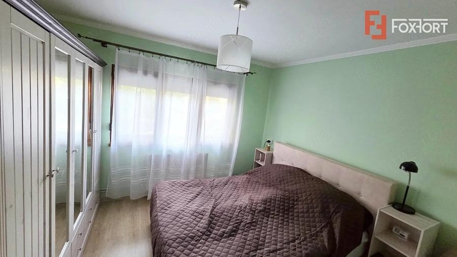 Apartament cu 3 camere decomandat în Torontalului