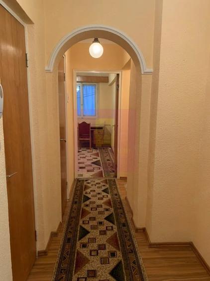 Apartament cu 3 camere decomandat în Colentina