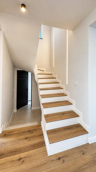 Duplex cu 4 camere cu Canalizare în Moșnița Nouă