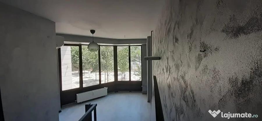 Spațiu comercial, de 100 mp, în Decebal