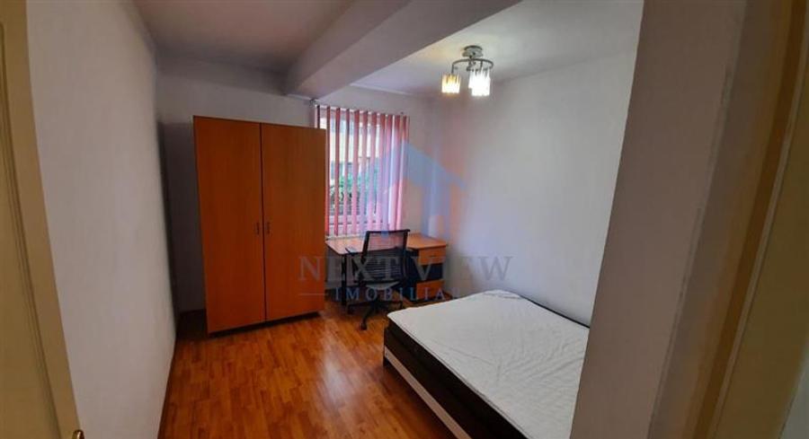 Apartament cu 3 camere decomandat în Zorilor